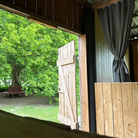 Camping Schlafen Im Heu - Familienabenteuer Mit Lagerfeuer & Sternenhimmel Burow (Mecklenburgische Seenplatte)